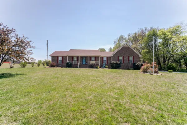 $474,900 | 6935 Hall Road, Greenbrier, TN 37073