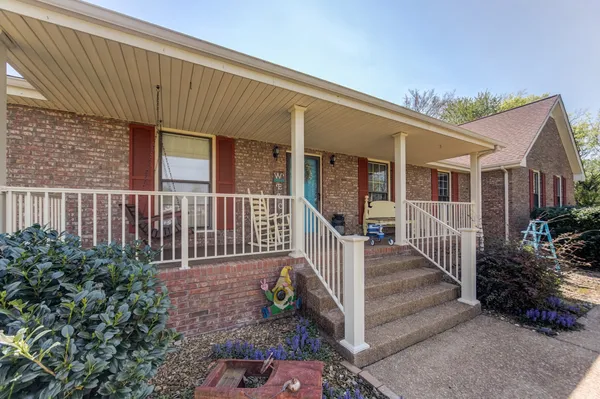 $474,900 | 6935 Hall Road, Greenbrier, TN 37073