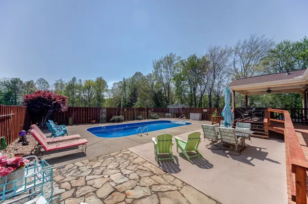 $474,900 | 6935 Hall Road, Greenbrier, TN 37073