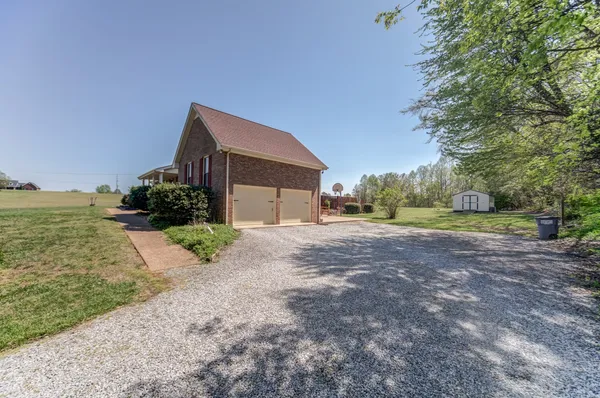 $474,900 | 6935 Hall Road, Greenbrier, TN 37073