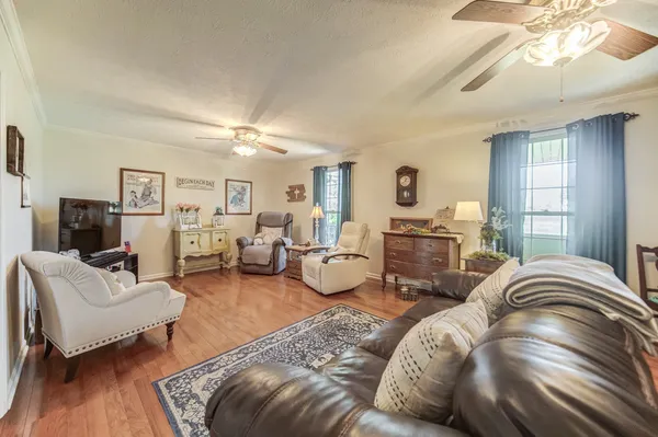 $474,900 | 6935 Hall Road, Greenbrier, TN 37073