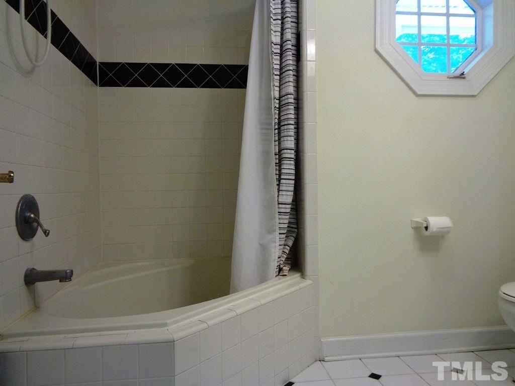 5712 Dunstan Court Raleigh, NC 27613 - Photo 17 of 22