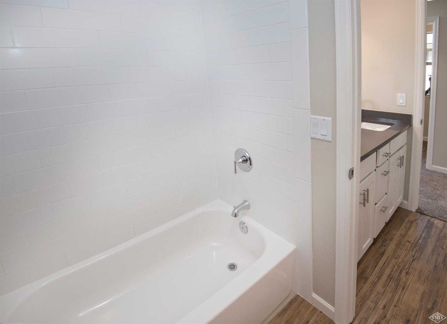 192 Stratton Circle Gypsum, CO 81637 - Photo 16 of 23 Bathroom