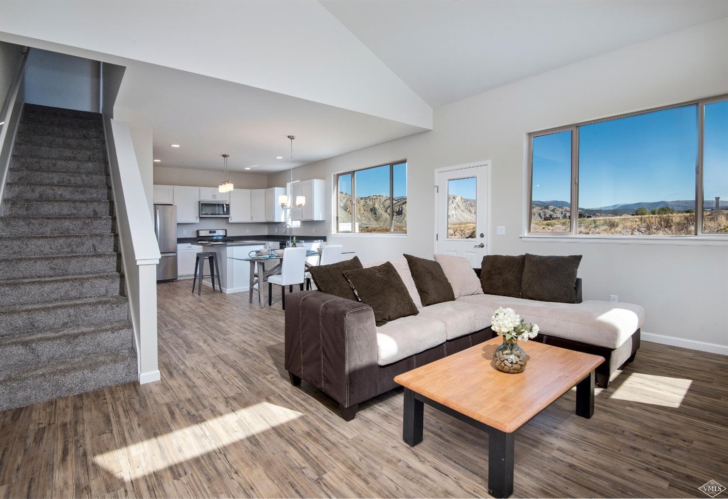 192 Stratton Circle Gypsum, CO 81637 - Photo 5 of 23 Living
