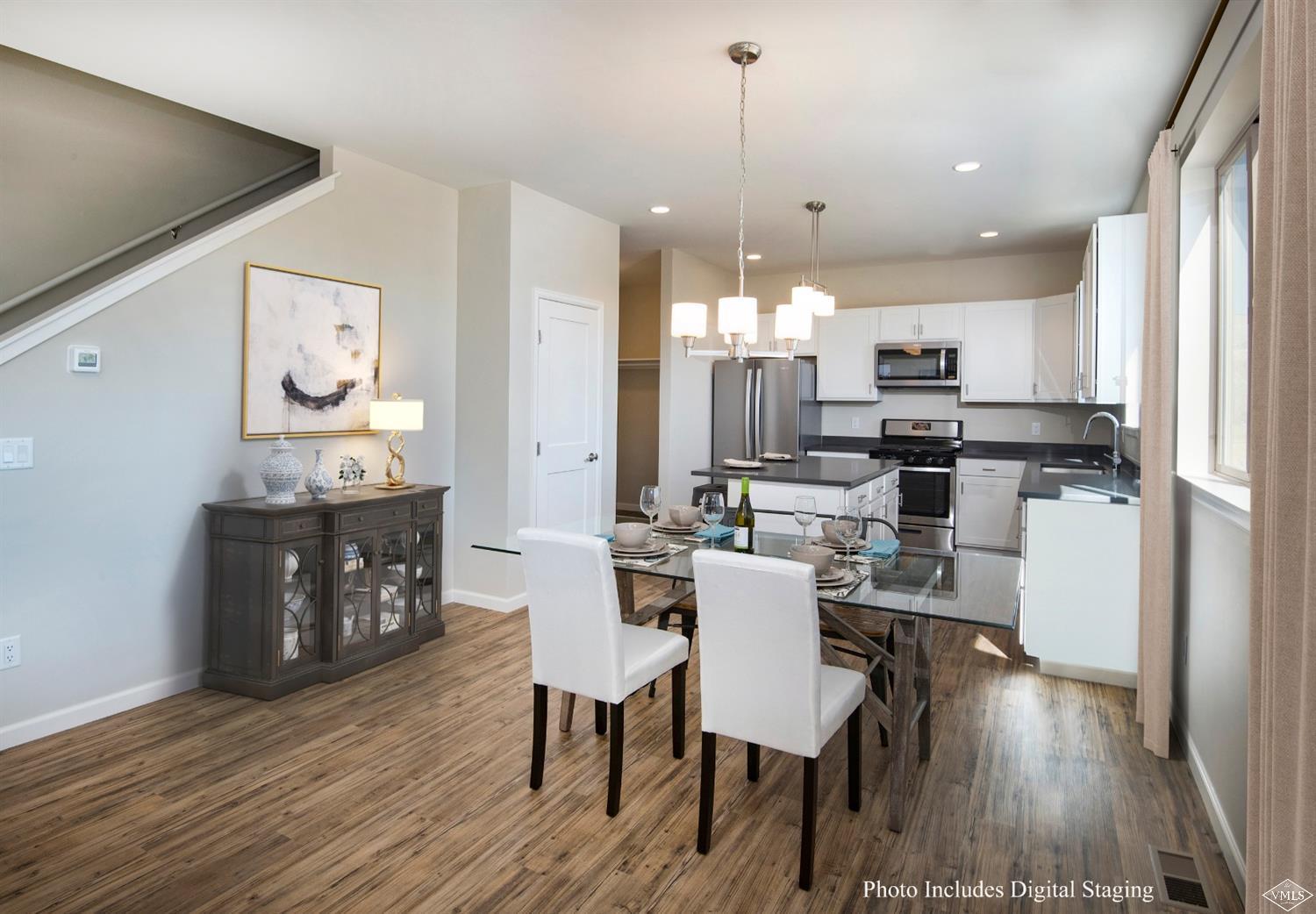 192 Stratton Circle Gypsum, CO 81637 - Photo 7 of 23 Kitchen/Dining