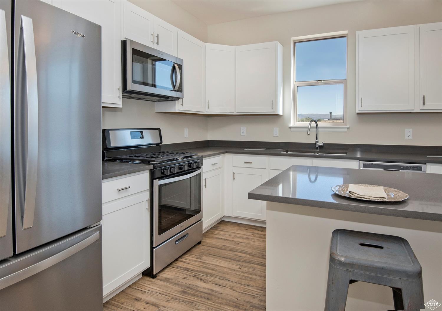 192 Stratton Circle Gypsum, CO 81637 - Photo 8 of 23 Kitchen