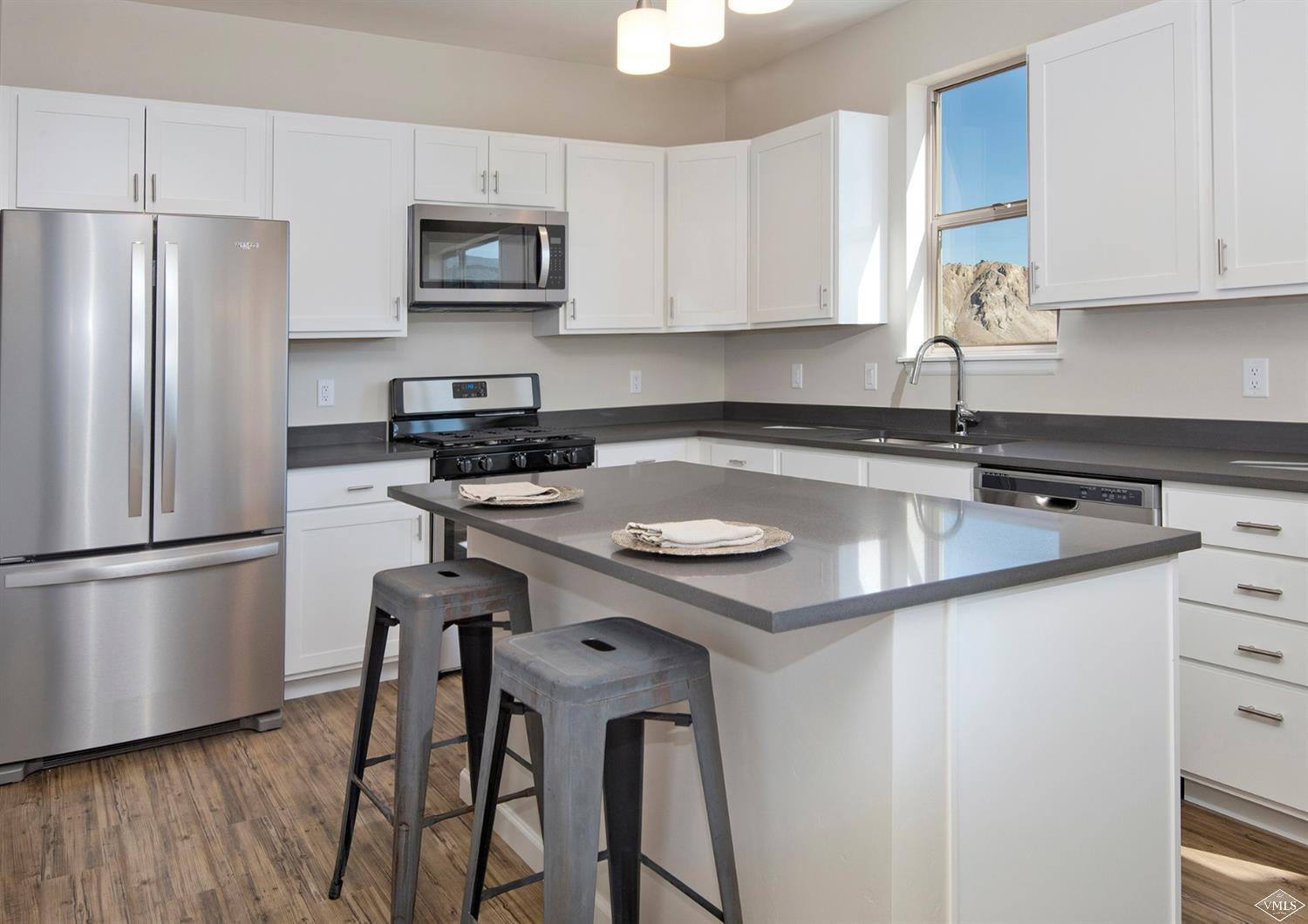 192 Stratton Circle Gypsum, CO 81637 - Photo 9 of 23 Kitchen