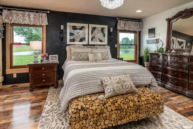 $669,000 | 1717 Marion Street, Carterville, IL 62918