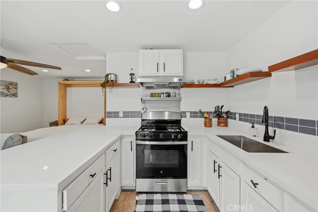 1770 Paloma Street Pasadena, CA 91104 - Photo 3 of 9 Gallery Image 3
