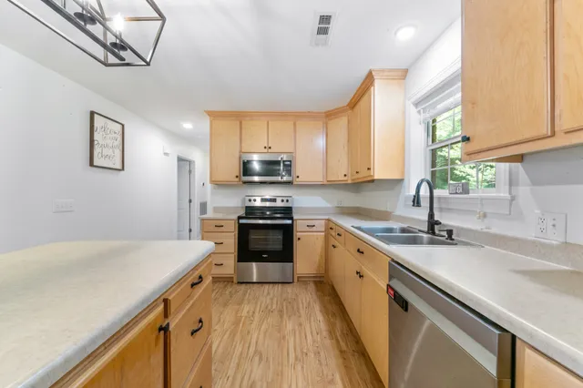 $424,900 | 812 Good Hope Road, Leoma, TN 38468