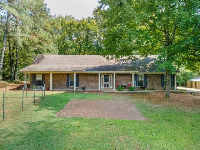 $424,900 | 812 Good Hope Road, Leoma, TN 38468