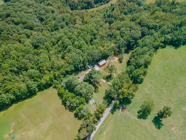 $424,900 | 812 Good Hope Road, Leoma, TN 38468