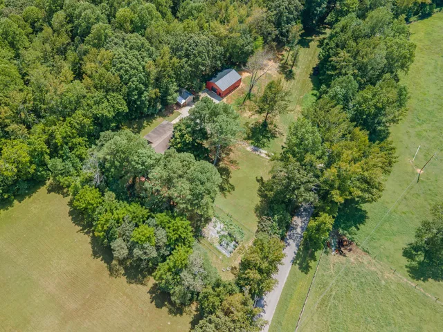 $424,900 | 812 Good Hope Road, Leoma, TN 38468
