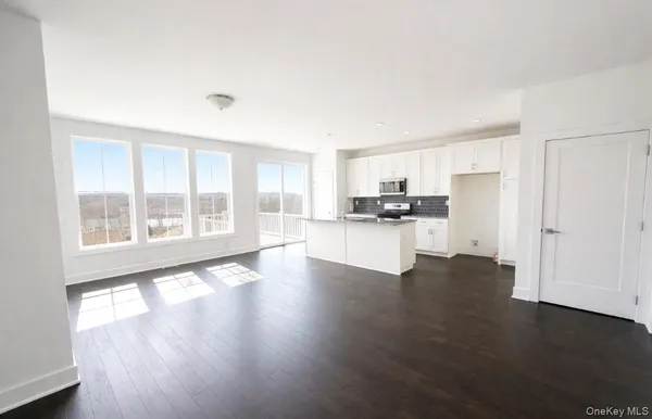 $629,000 | 5125 Teaberry Lane, Unit 7, Fishkill, NY 12524