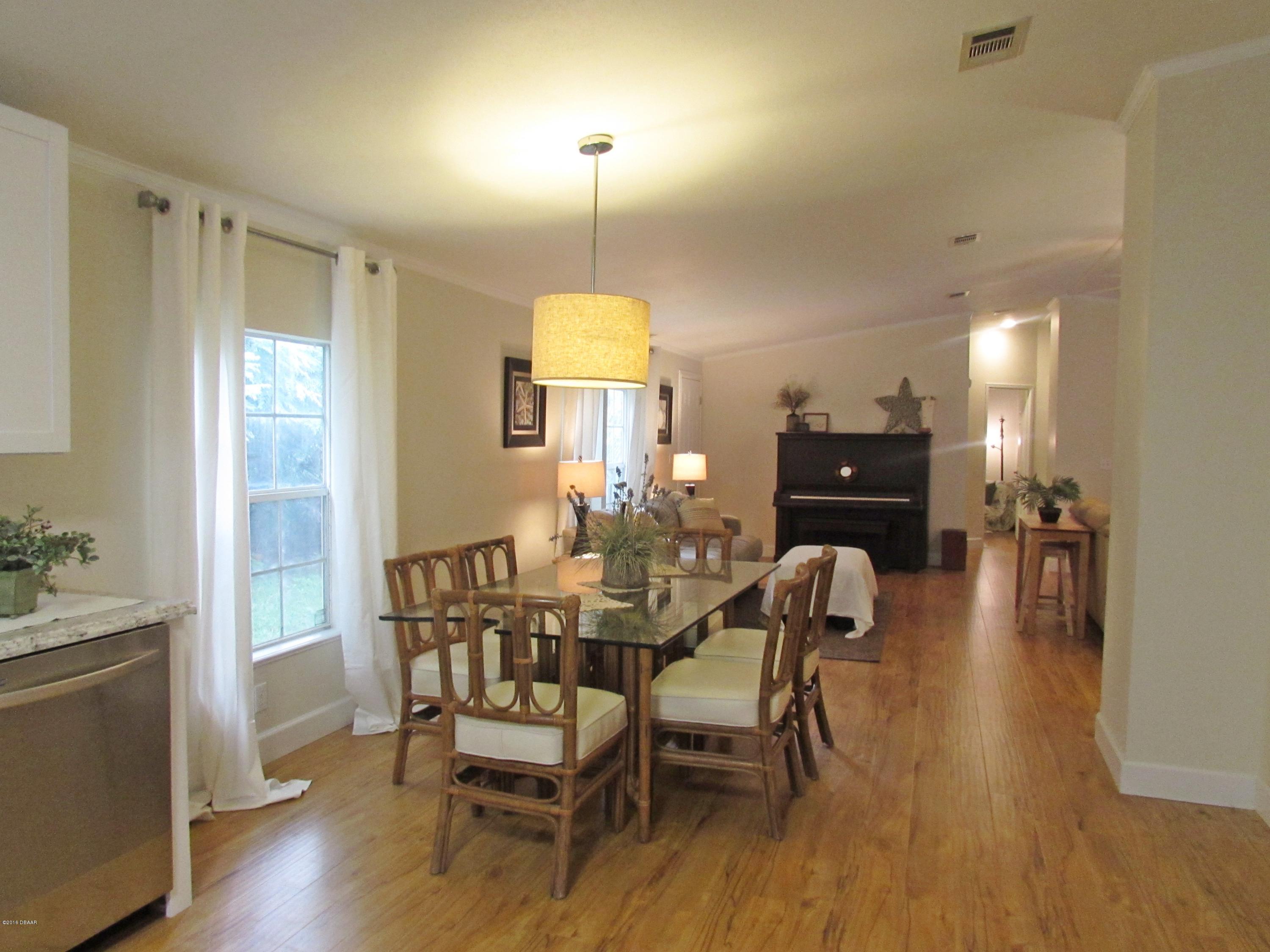 616 Vaughn Road Port Orange, FL 32127 - Photo 9 of 17 Dining Room