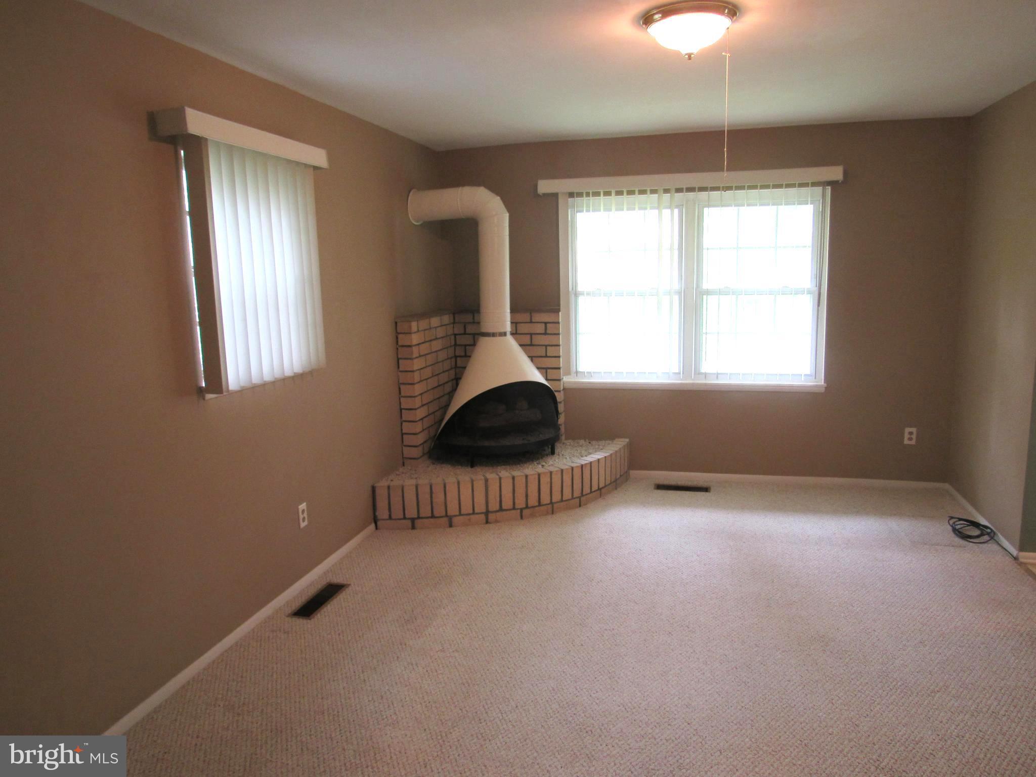 12903 Kilgore Road Silver Spring, MD 20904 - Photo 11 of 27 Family Room