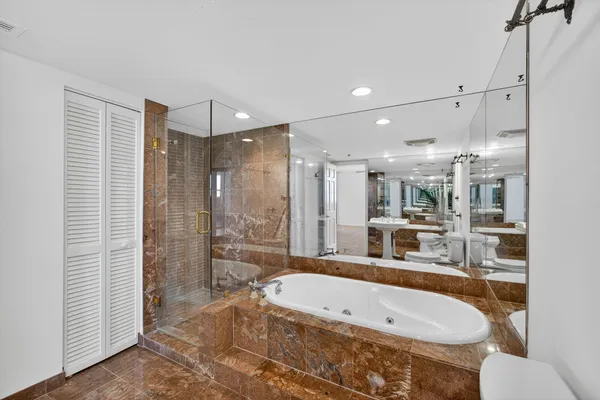 $3,500 | 5280 North Ocean Drive, Unit 14D, Riviera Beach, FL 33404