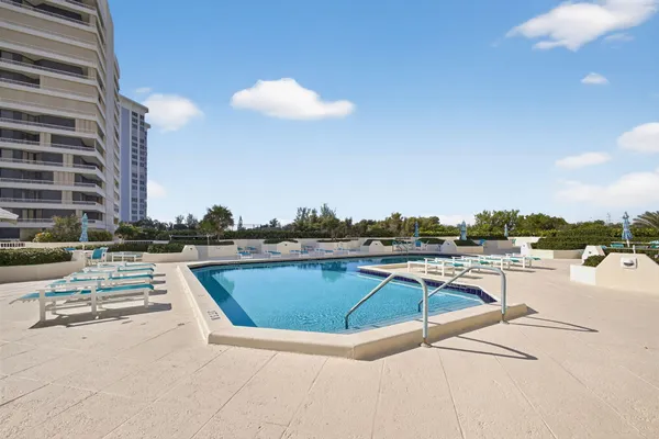 $3,500 | 5280 North Ocean Drive, Unit 14D, Riviera Beach, FL 33404