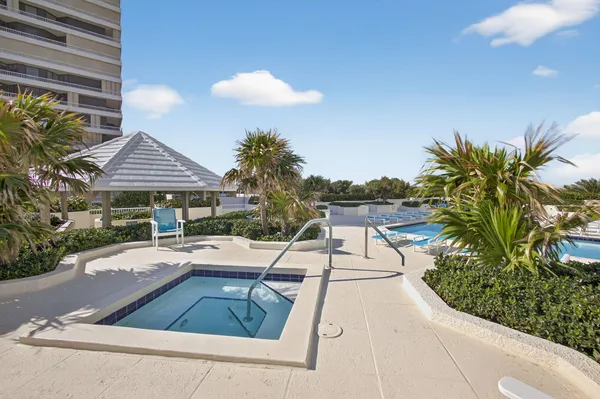 $3,500 | 5280 North Ocean Drive, Unit 14D, Riviera Beach, FL 33404