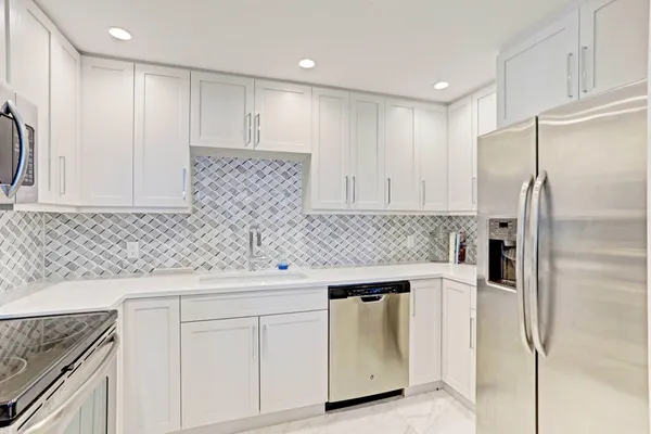 $3,500 | 5280 North Ocean Drive, Unit 14D, Riviera Beach, FL 33404