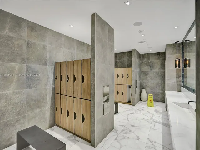 $3,850 | 90 Southwest 3rd Street, Unit 2809, Miami, FL 33130