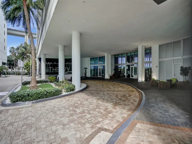 $3,850 | 90 Southwest 3rd Street, Unit 2809, Miami, FL 33130