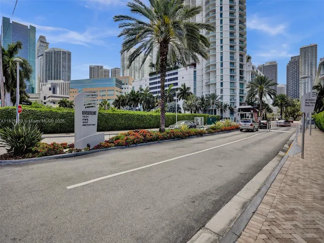 $3,850 | 90 Southwest 3rd Street, Unit 2809, Miami, FL 33130