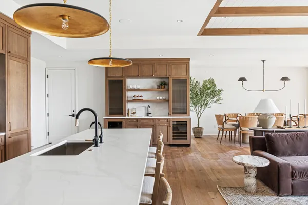 $1,895,000 | 2416 Commerce Boulevard, Unit A1, Mound, MN 55364