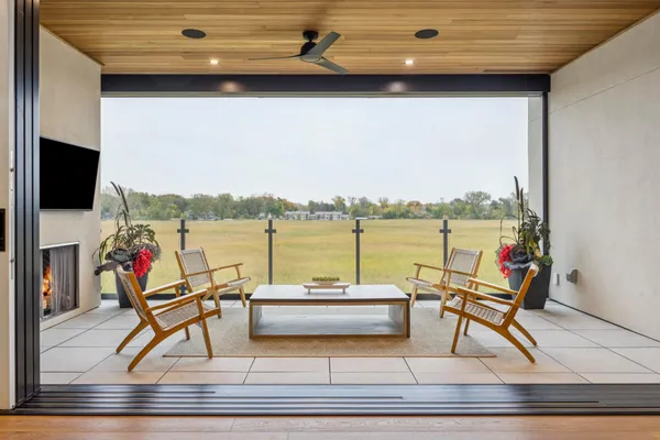 $1,895,000 | 2416 Commerce Boulevard, Unit A1, Mound, MN 55364