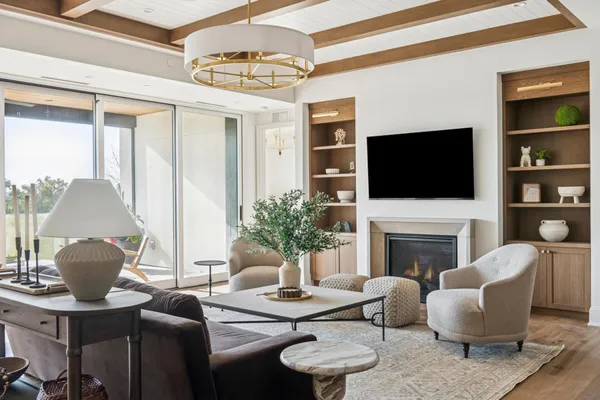 $1,895,000 | 2416 Commerce Boulevard, Unit A1, Mound, MN 55364