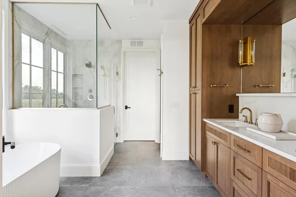 $1,895,000 | 2416 Commerce Boulevard, Unit A1, Mound, MN 55364