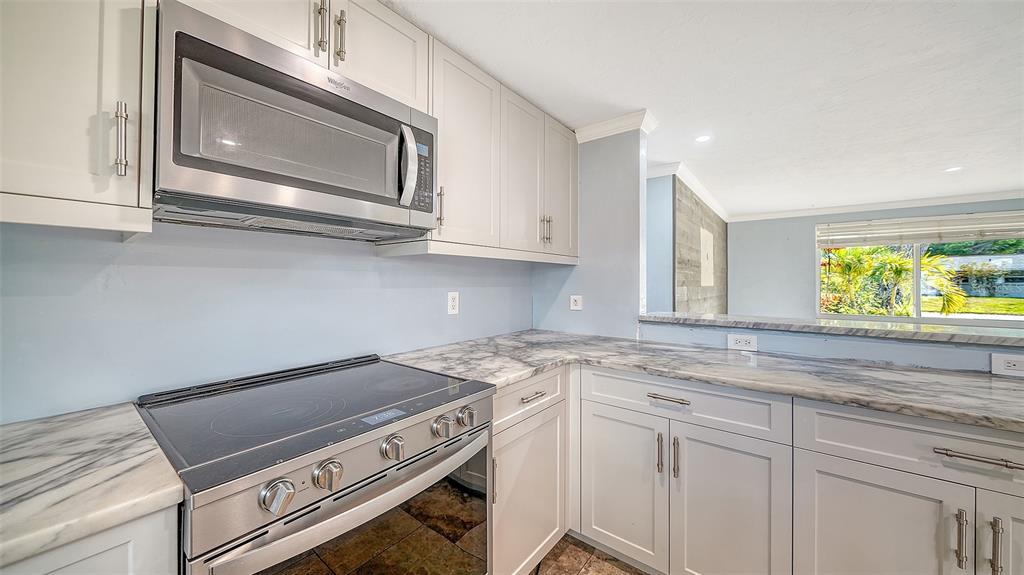 1203 Pineland Avenue Venice, FL 34285 - Photo 11 of 39