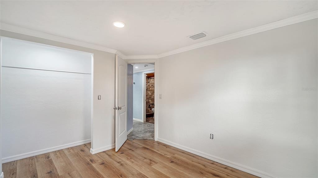 1203 Pineland Avenue Venice, FL 34285 - Photo 13 of 39