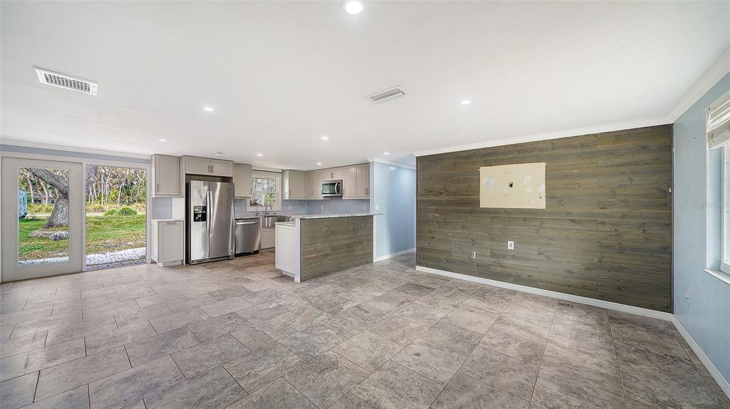 1203 Pineland Avenue Venice, FL 34285 - Photo 3 of 39