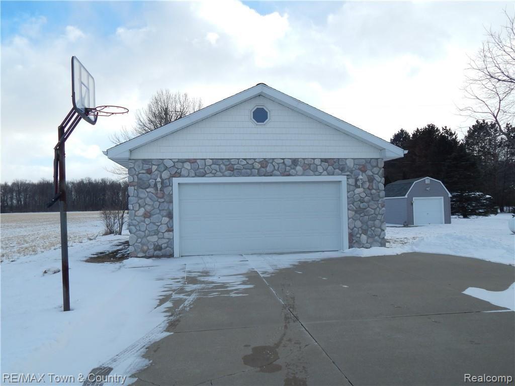12257 Coldwater Road Flushing, MI 48433 - Photo 36 of 41 DSCN9309.JPG