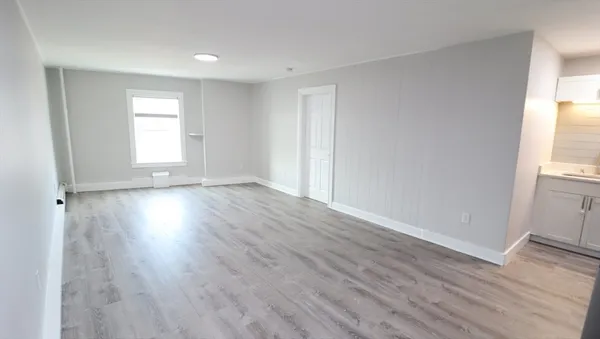 $1,699 | 7 High Street, Unit 11, Clinton, MA 01510