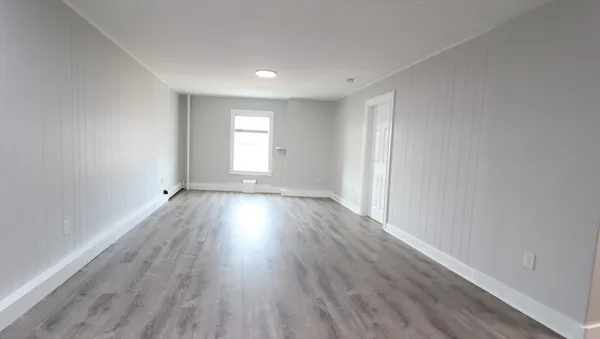 $1,699 | 7 High Street, Unit 11, Clinton, MA 01510