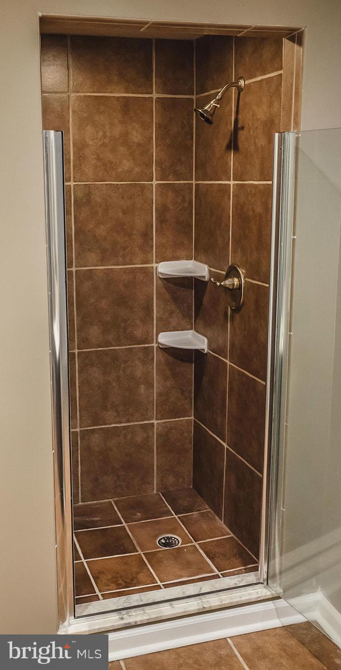 7214 Campfield Road Baltimore, MD 21207 - Photo 2 of 27 Bath