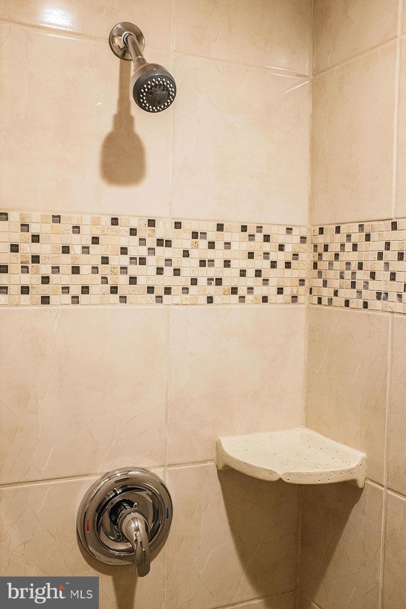 7214 Campfield Road Baltimore, MD 21207 - Photo 11 of 27 Bath