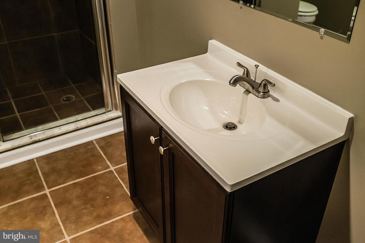 7214 Campfield Road Baltimore, MD 21207 - Photo 4 of 27 Bath