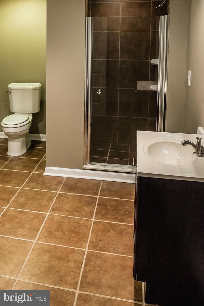 7214 Campfield Road Baltimore, MD 21207 - Photo 5 of 27 Bath