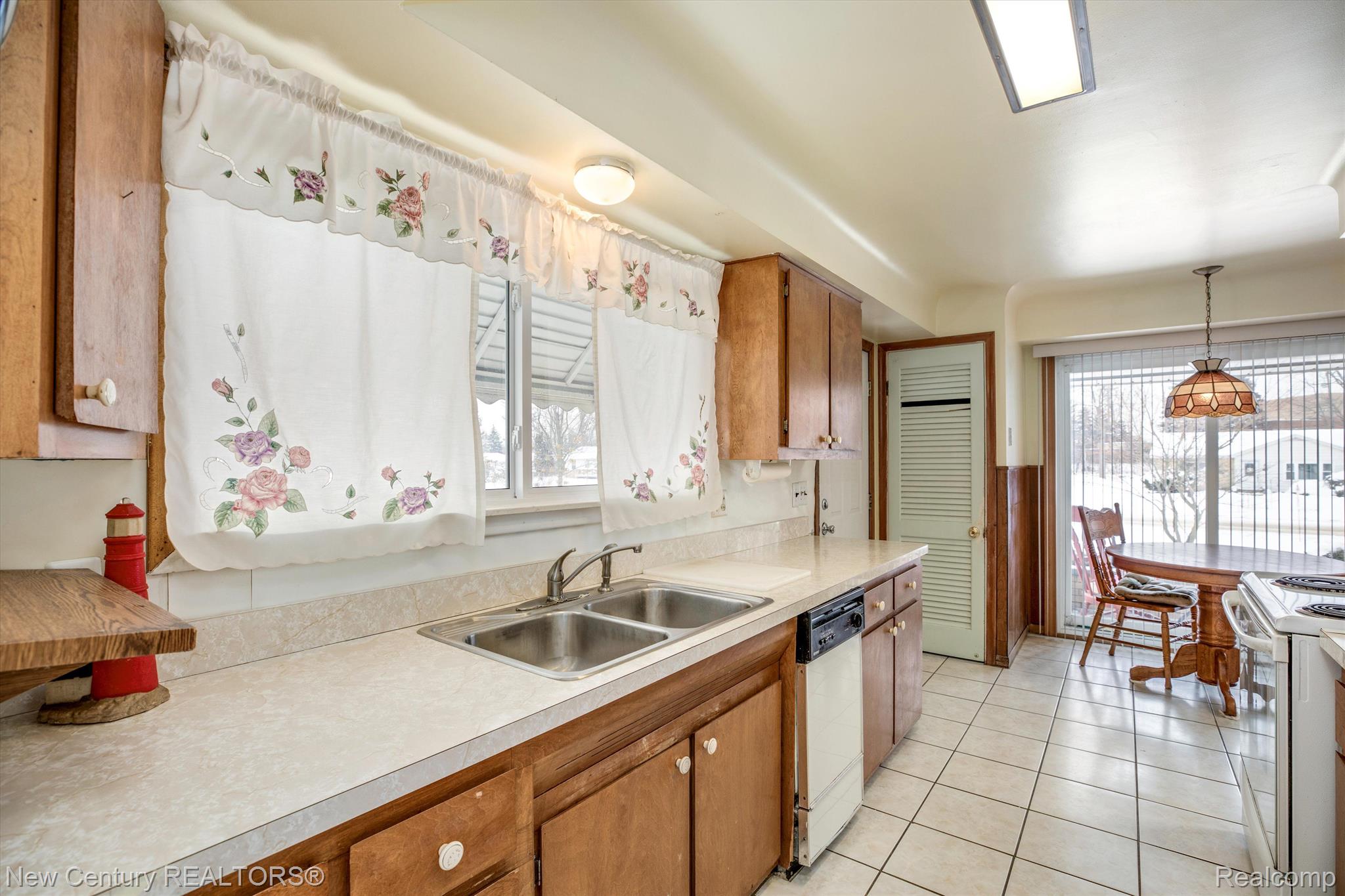 109 Michelson Road Rochester, MI 48307 - Photo 7 of 14 Gallery Image 7