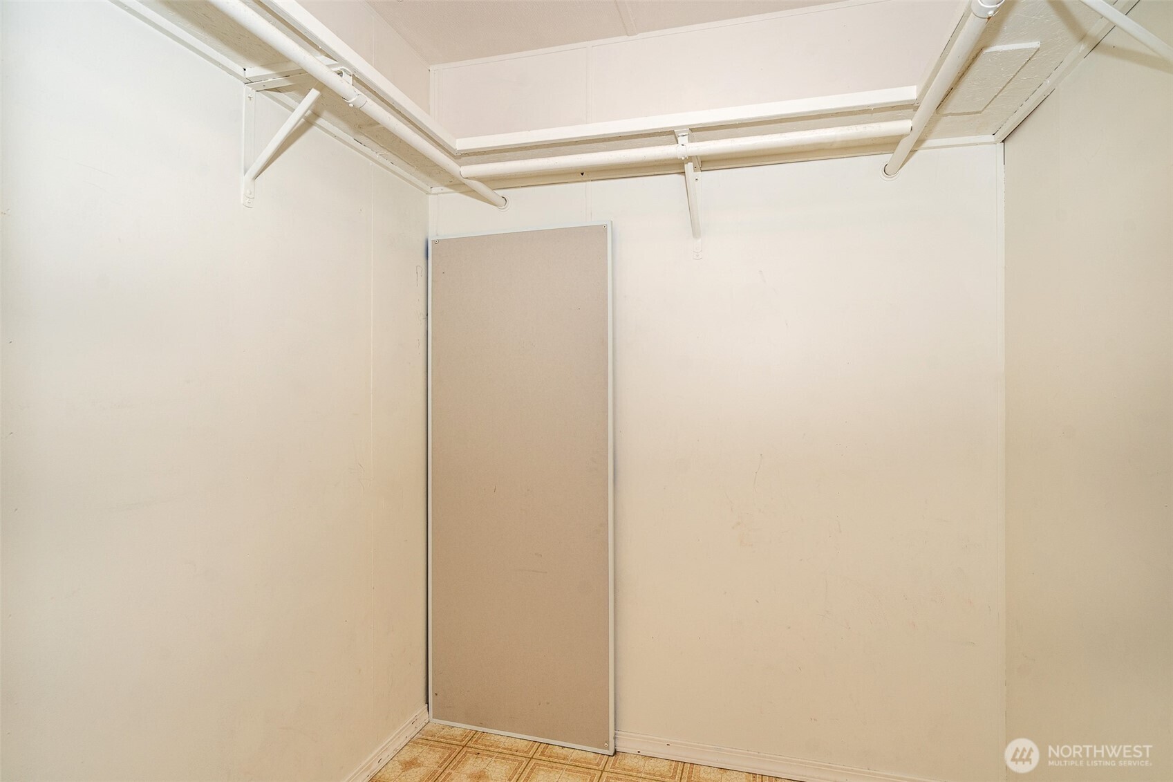 1002 Riepma Avenue Oak Harbor, WA 98277 - Photo 12 of 25