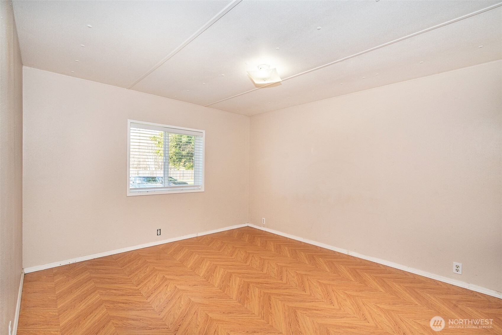 1002 Riepma Avenue Oak Harbor, WA 98277 - Photo 4 of 25