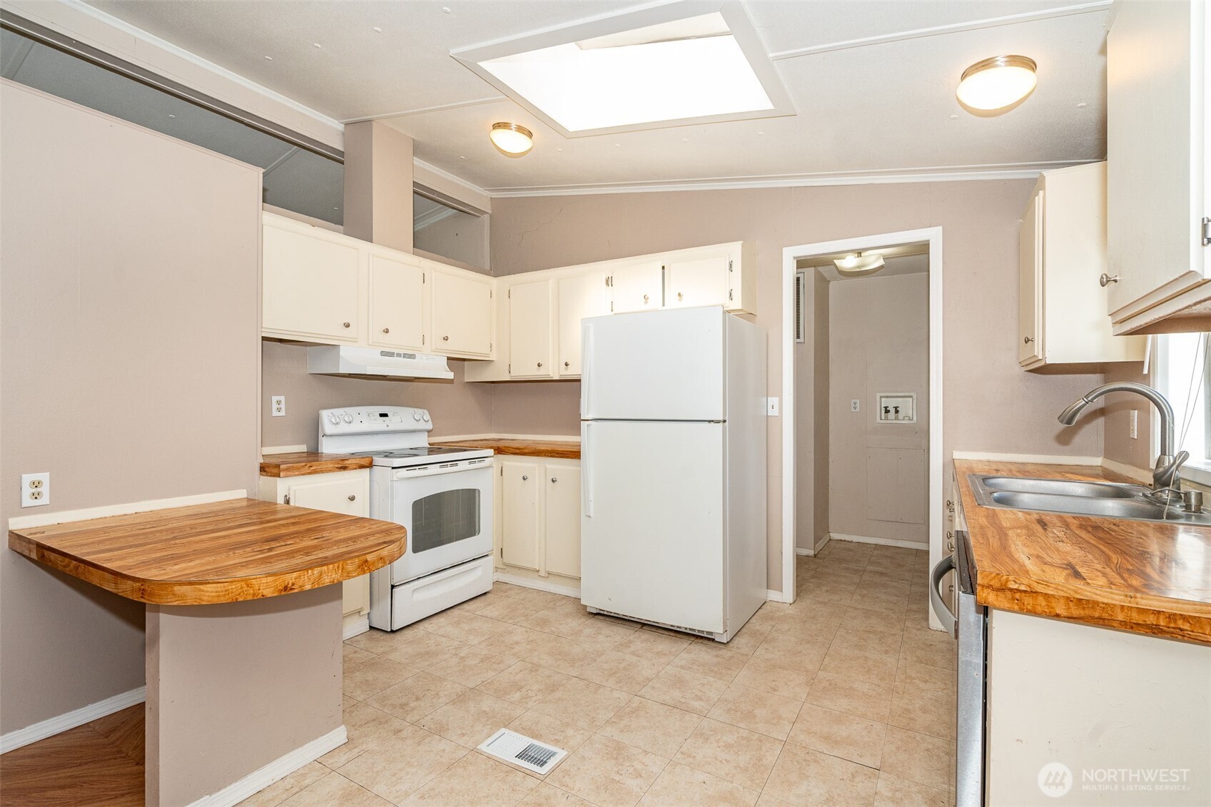 1002 Riepma Avenue Oak Harbor, WA 98277 - Photo 8 of 25