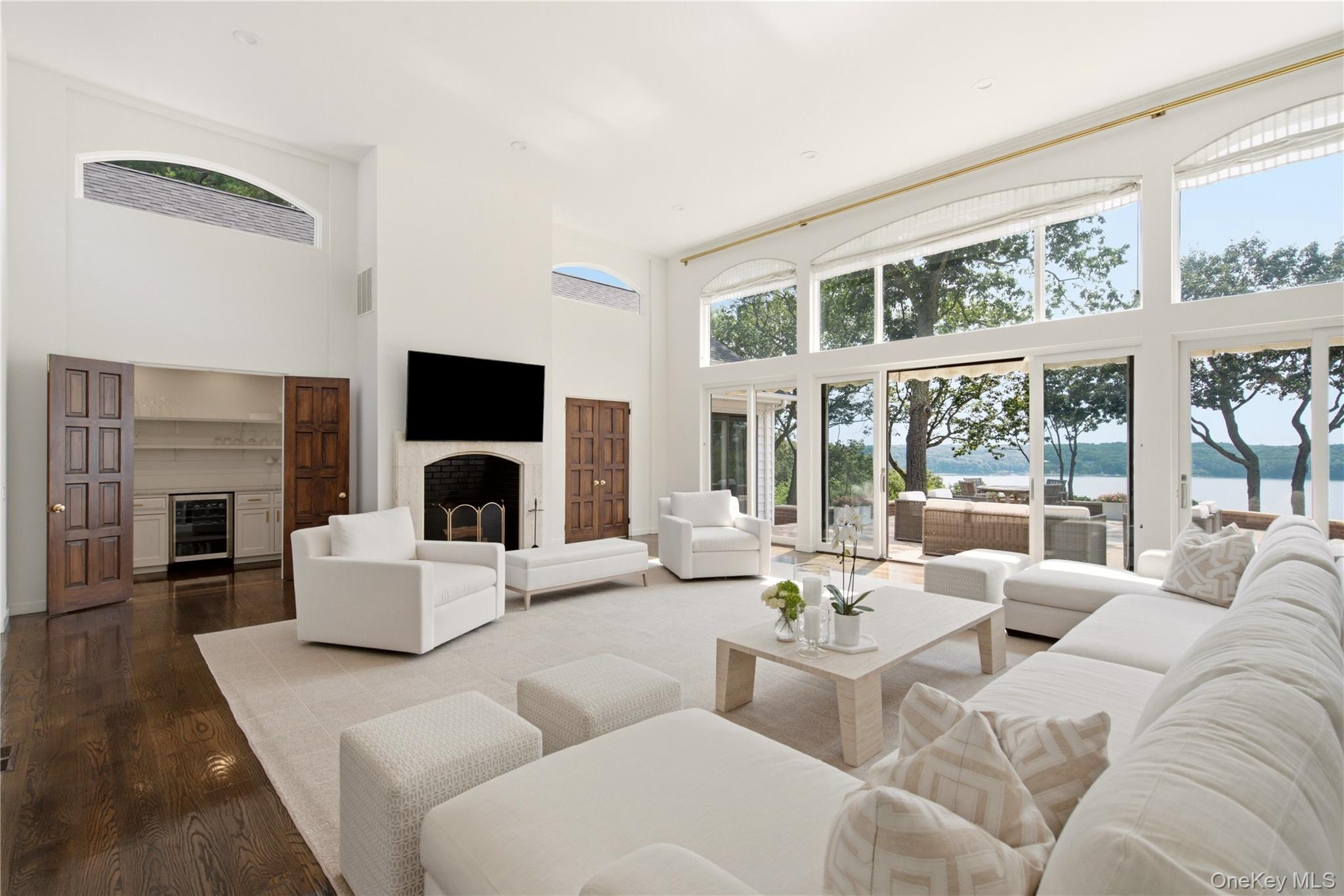 86 White Hill Road Cold Spring Harbor, NY 11724 - Photo 4 of 36