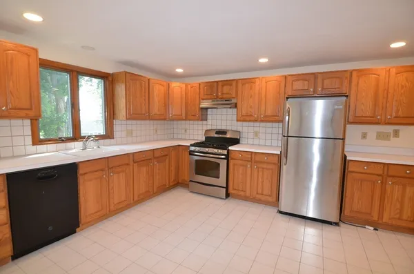 $3,100 | 146 Huckins Avenue, Unit 1, Quincy, MA 02171