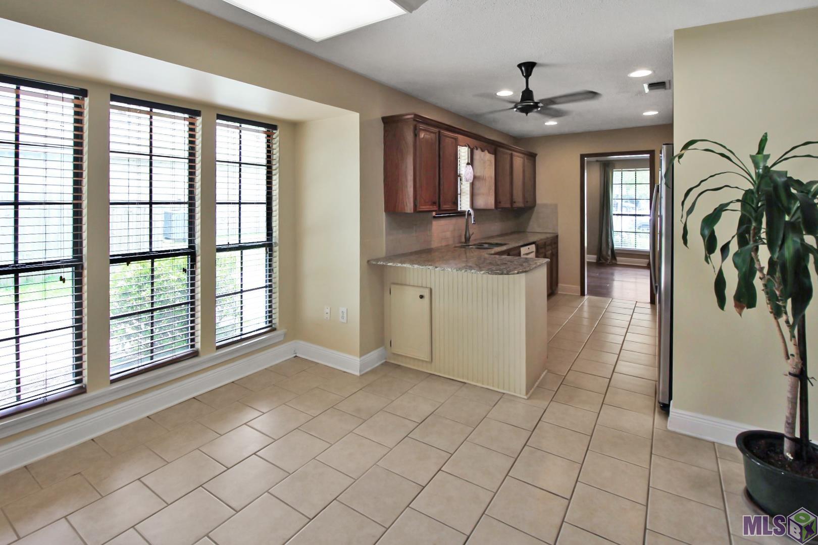 14061 Woodland Ridge Boulevard Baton Rouge, LA 70816 - Photo 3 of 16 Gallery Image 3