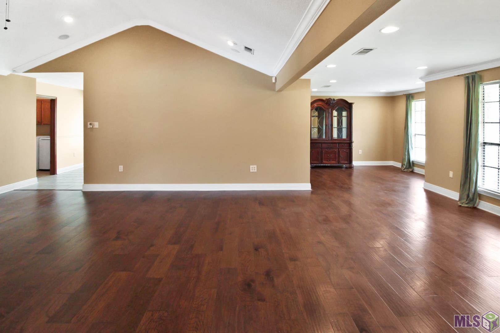 14061 Woodland Ridge Boulevard Baton Rouge, LA 70816 - Photo 5 of 16 Gallery Image 5