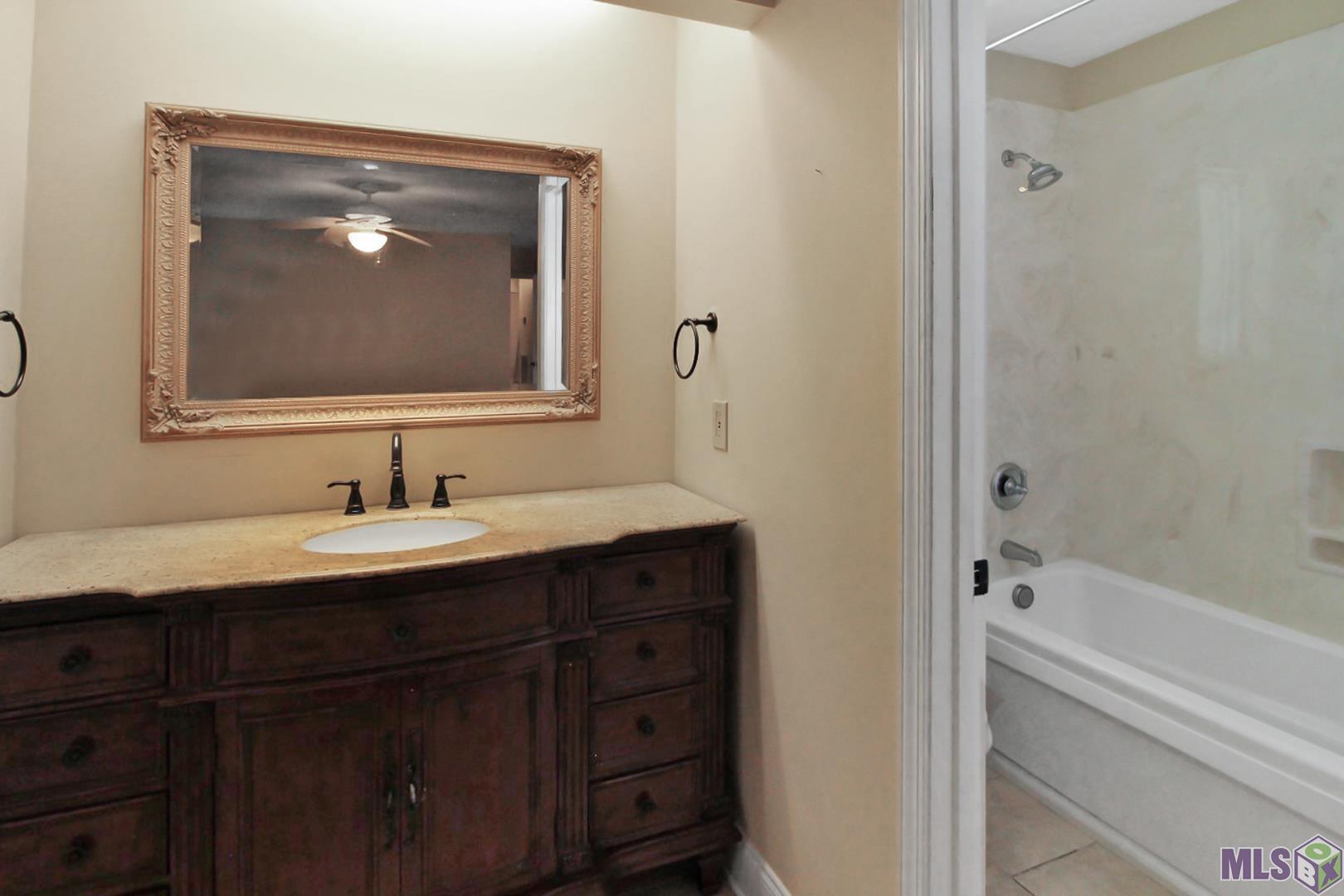 14061 Woodland Ridge Boulevard Baton Rouge, LA 70816 - Photo 7 of 16 Gallery Image 7